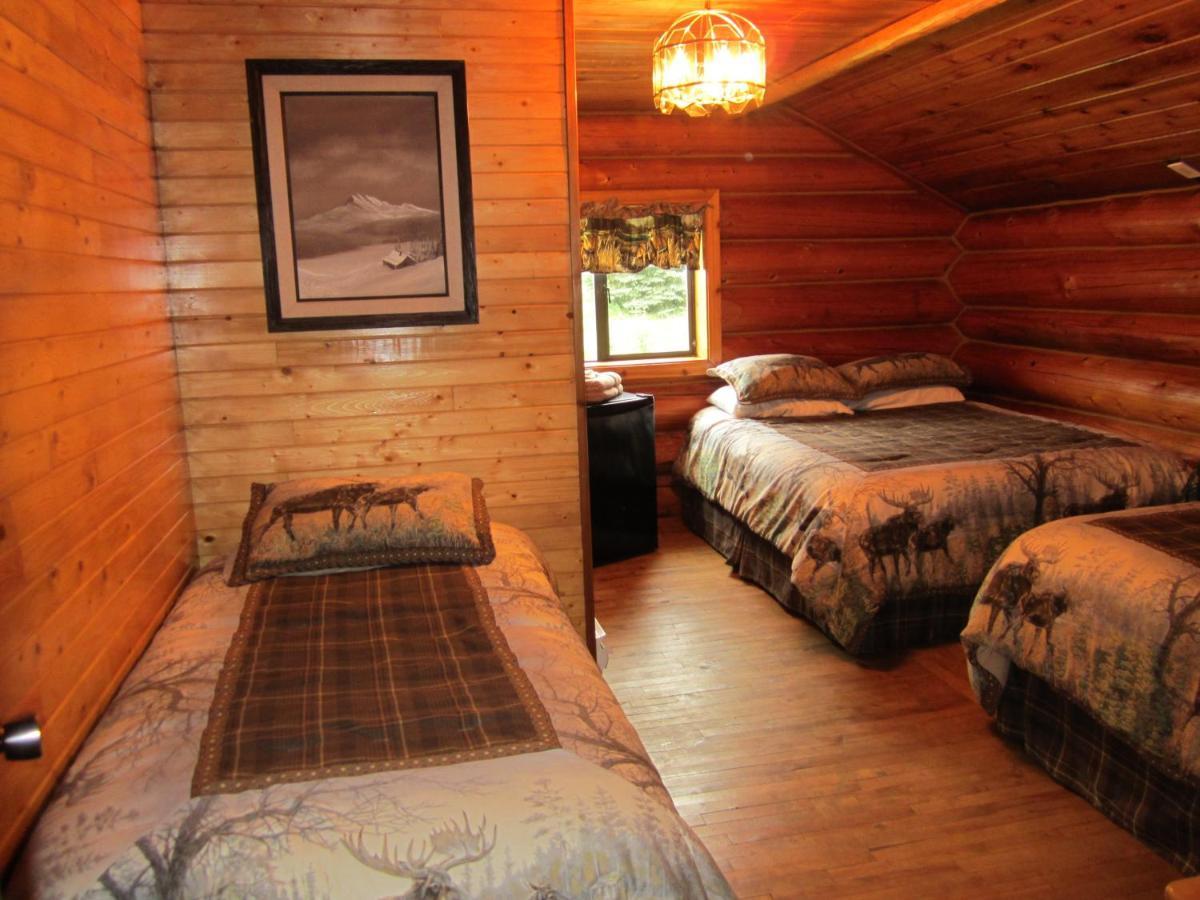 Summit River Lodge & Campsites Valemount Eksteriør bilde